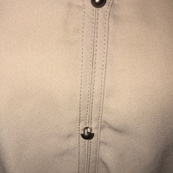 Maurice’s Tan Chiffon Blouse Size Large - Picture 2 of 6